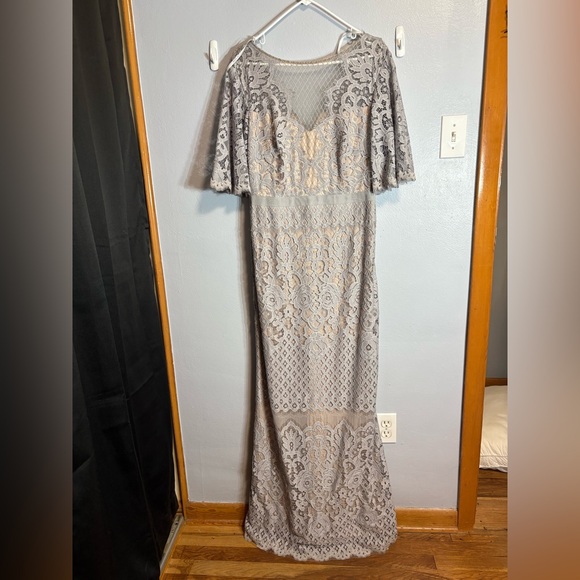 TADASHI SHOJI floor length formal gown - Picture 1 of 13